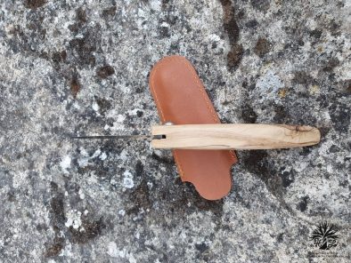 Couteau Pliant "L'Âme des Collines" <br>Manche en Bois d'Olivier intégral – Image 6