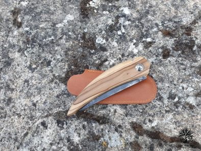 Couteau Pliant "L'Âme des Collines" <br>Manche en Bois d'Olivier intégral – Image 8