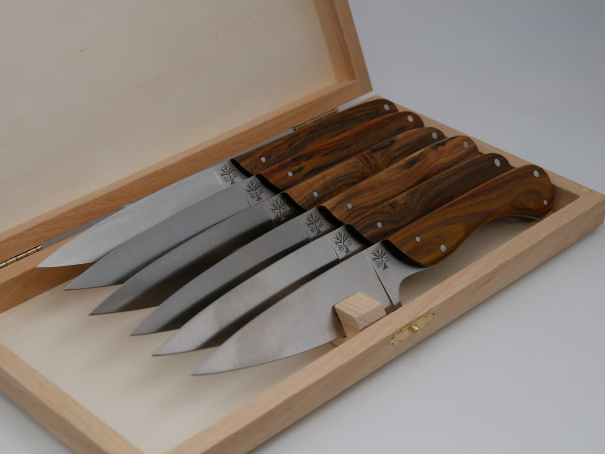set-de-couteau-cuisine-pique-bouffique-bois-pistachier