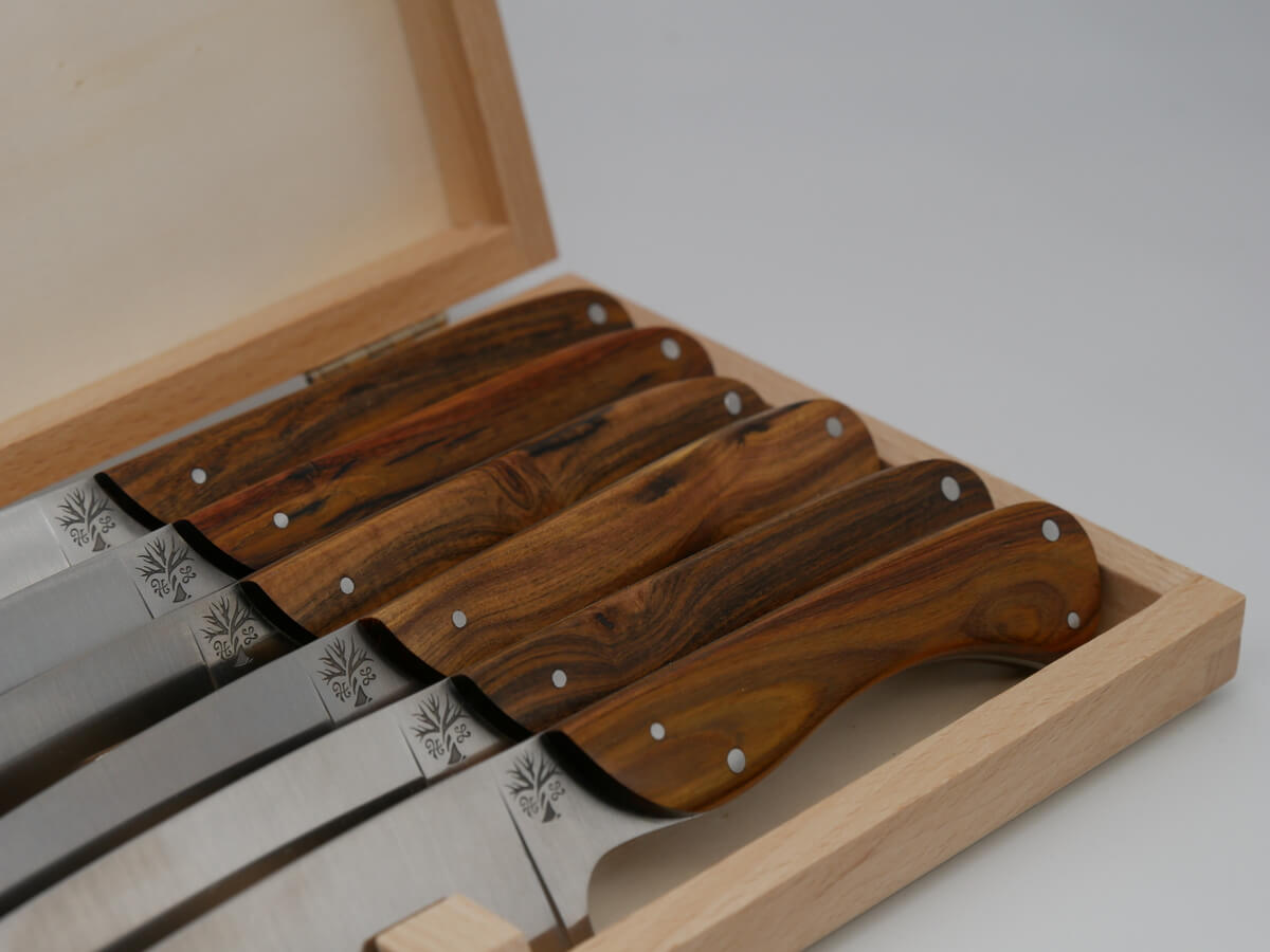 set-de-couteau-cuisine-pique-bouffique-bois-pistachier