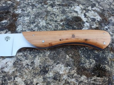Le Pique-Bouffigue <br>Manche en bois de Cade du Luberon<br> intercalaires bleu marine – Image 6