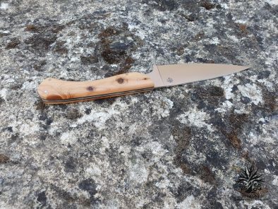 Le Pique-Bouffigue <br>Manche en bois de Cade du Luberon<br> intercalaires noires