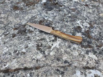 Le Pique-Bouffigue <br>Manche en bois de Pistachier <br> Intercalaires noires – Image 4