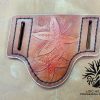 Etuis en cuir repoussé pour couteau pliant décoration feuille erable rouge
