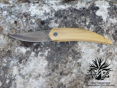 Couteau pliant en damas artisanal