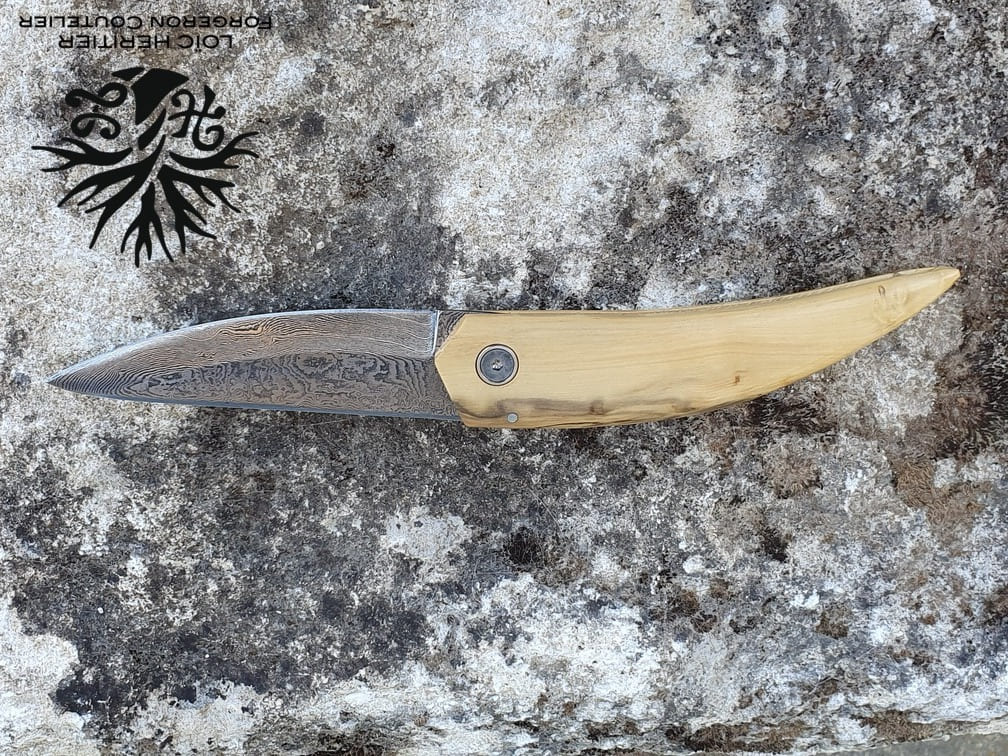 Couteau pliant en damas artisanal
