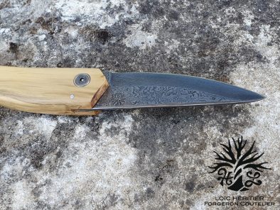 Couteau pliant en damas artisanal