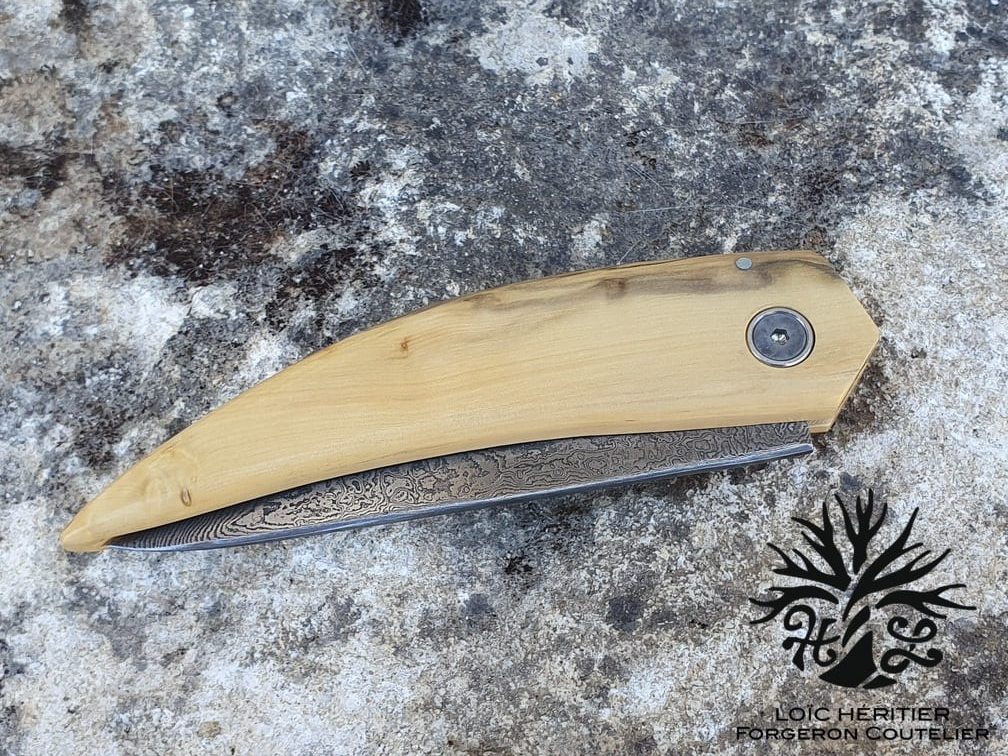 Couteau pliant en damas artisanal