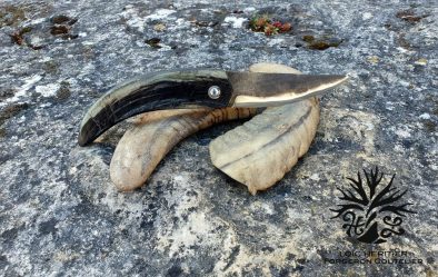 Couteau Pliant "L'Assalis" en Acier Carbone Forgé, manche en corne de bélier – Image 5