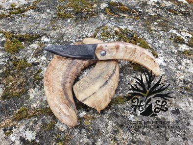 Couteau Pliant "L'Assalis" en Acier Carbone Forgé, manche en corne de bélier – Image 15