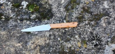Couteau de table <Br> Couteau artisanal-Lame inoxydable <Br> Manche Bois de Cade du Luberon